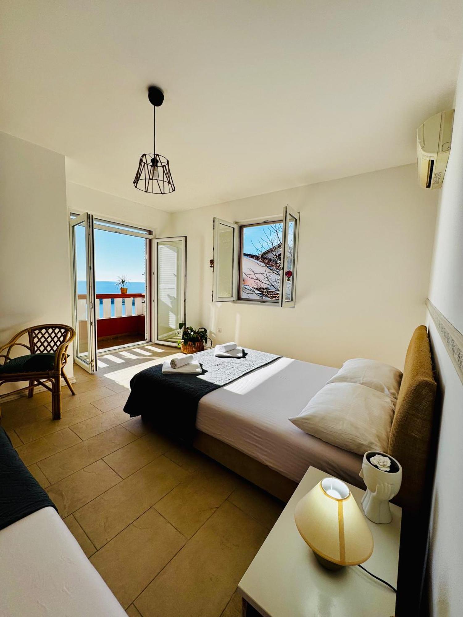 Budva Felix Suites Exterior photo